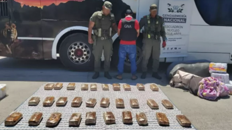 Secuestraron 31 kilos de droga que viajaban en un micro rumbo a Mendoza
